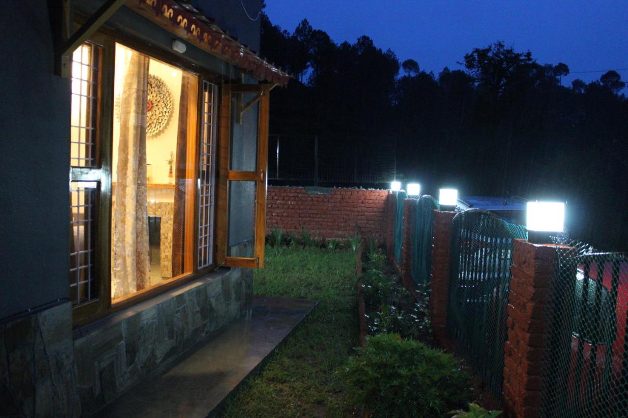Winter Woods Cottages - 3-Bedroom Homestay Shitlakhet Екстер'єр фото