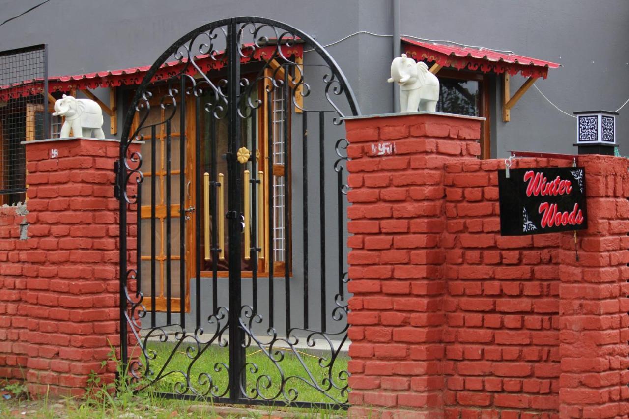 Winter Woods Cottages - 3-Bedroom Homestay Shitlakhet Екстер'єр фото